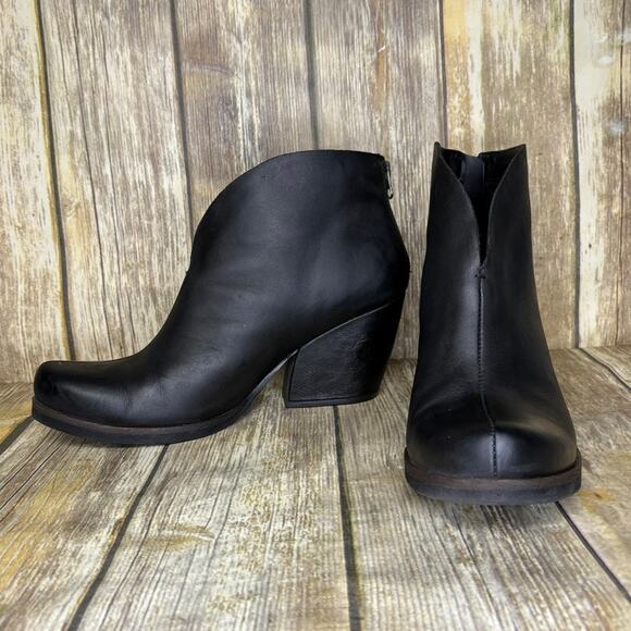 Korks Shamira Black Leather Ankle Witchy Goth Biker Booties Womens Sz 11M - Picture 1 of 8